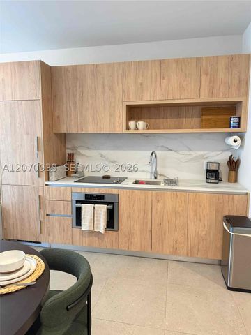 11 NE 6th St 705, Miami, FL 33132