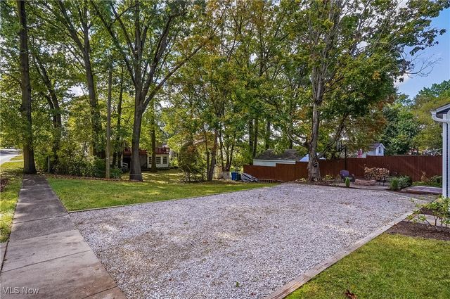 238 Valleyview Drive, Kent, OH 44240