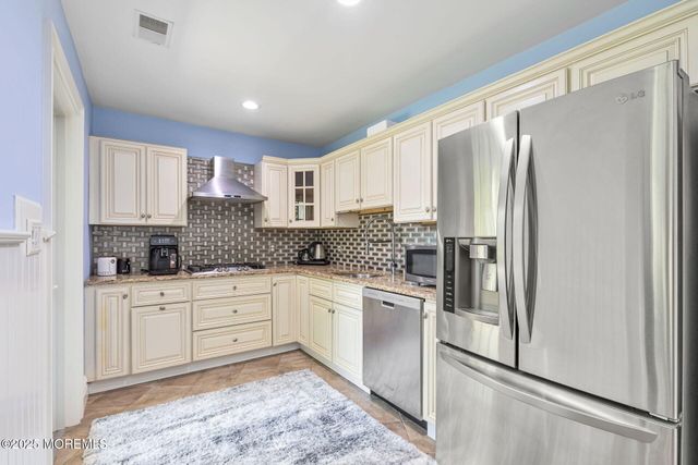 9 Withers Lane, Atlantic Highlands, NJ 07716
