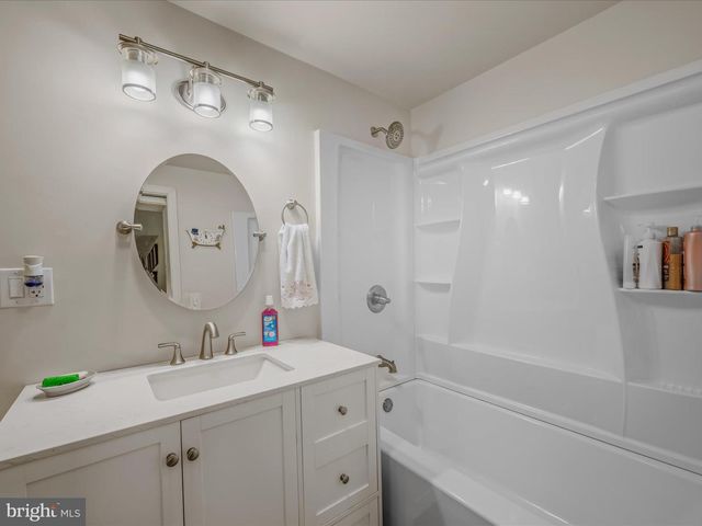 269 MOUNTAIN LAUREL DR, Berkeley Springs, WV 25411