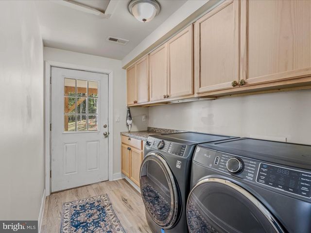 269 MOUNTAIN LAUREL DR, Berkeley Springs, WV 25411