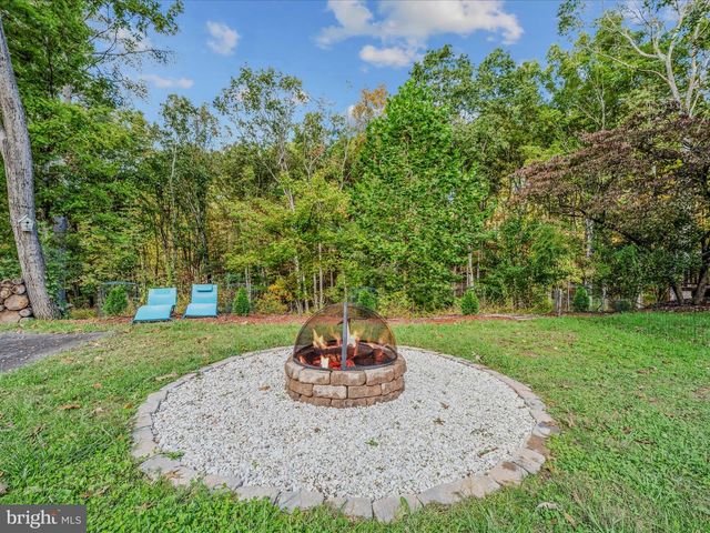 269 MOUNTAIN LAUREL DR, Berkeley Springs, WV 25411