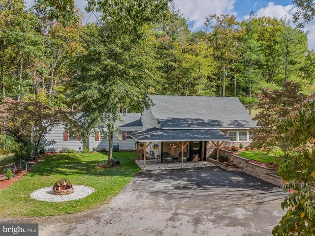 269 MOUNTAIN LAUREL DR, Berkeley Springs, WV 25411