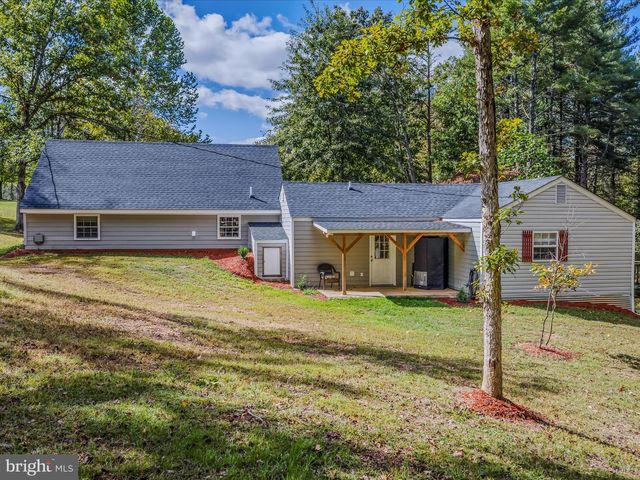 269 MOUNTAIN LAUREL DR, Berkeley Springs, WV 25411