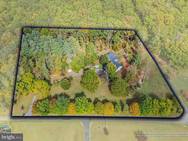 269 MOUNTAIN LAUREL DR, Berkeley Springs, WV 25411