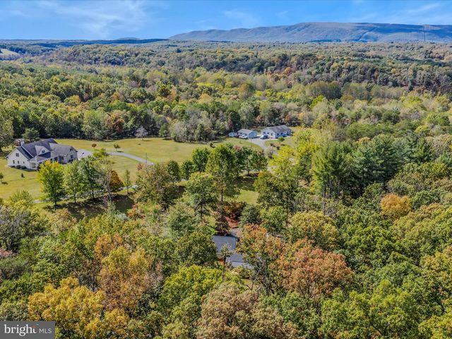269 MOUNTAIN LAUREL DR, Berkeley Springs, WV 25411