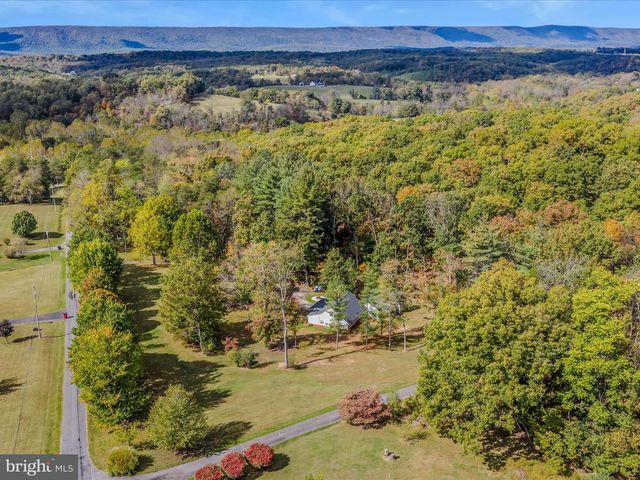 269 MOUNTAIN LAUREL DR, Berkeley Springs, WV 25411