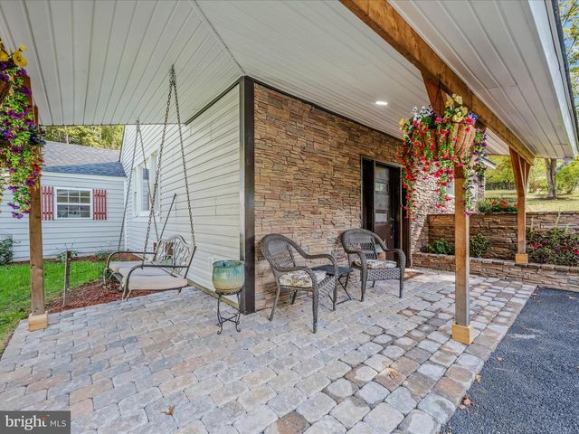 269 MOUNTAIN LAUREL DR, Berkeley Springs, WV 25411