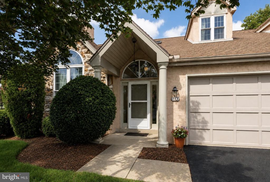 600 WESTRIDGE CT, PHOENIXVILLE, PA 19460 — photo 2