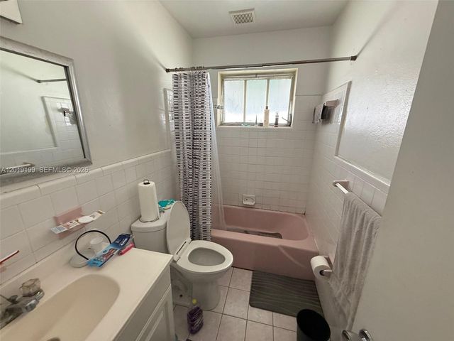 628 NW 3rd Ct, Hallandale Beach, FL 33009
