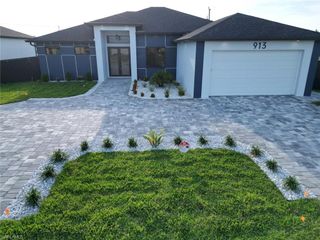 913 NE Juanita PL, Cape Coral, FL 33909