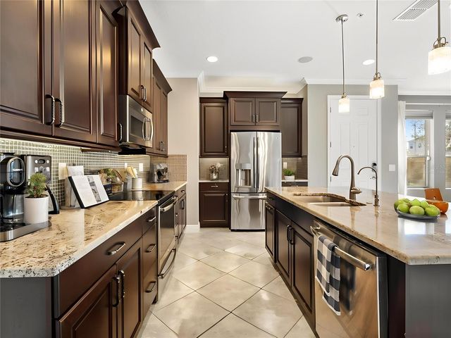 592 MERRY BROOK CIRCLE, Sanford, FL 32771