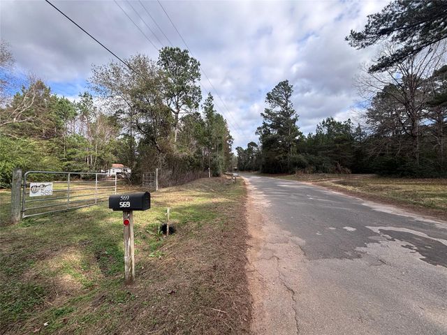 569 E Capps Road, Livingston, TX 77351