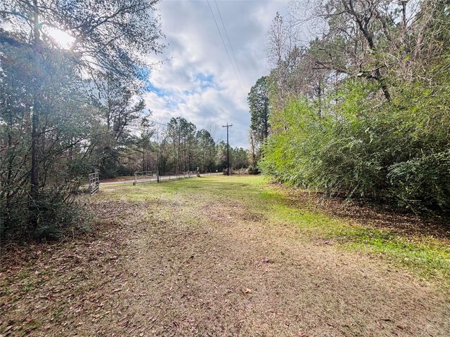 569 E Capps Road, Livingston, TX 77351