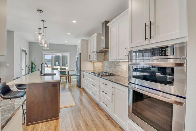 2700 Golden Lane S, Fargo, ND 58104