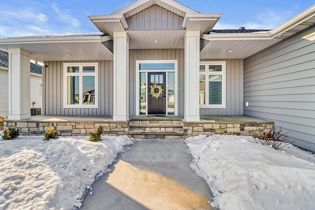 2700 Golden Lane S, Fargo, ND 58104