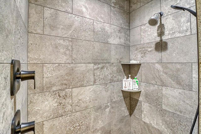 2700 Golden Lane S, Fargo, ND 58104