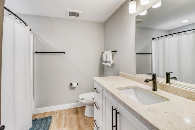 2700 Golden Lane S, Fargo, ND 58104