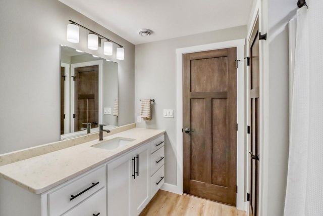 2700 Golden Lane S, Fargo, ND 58104