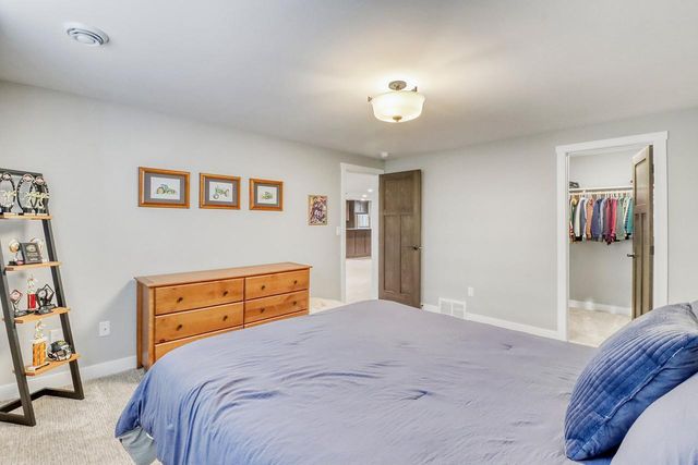 2700 Golden Lane S, Fargo, ND 58104