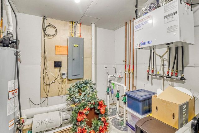 2700 Golden Lane S, Fargo, ND 58104