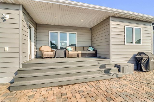 2700 Golden Lane S, Fargo, ND 58104