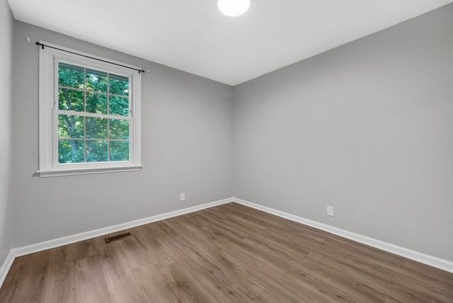 2009 Rosemary Dr, Clarksville, TN 37042