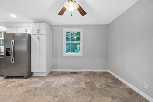 2009 Rosemary Dr, Clarksville, TN 37042