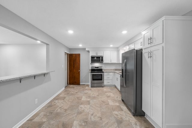 2009 Rosemary Dr, Clarksville, TN 37042