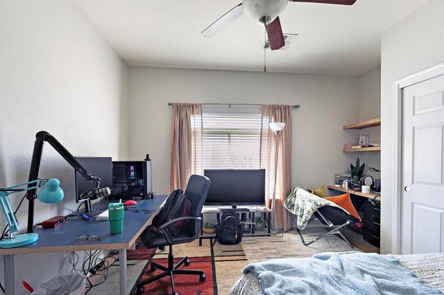 910 W 25th ST 406, Austin, TX 78705