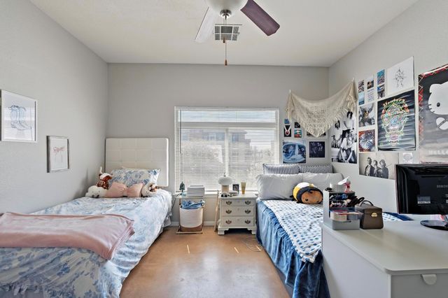 910 W 25th ST 406, Austin, TX 78705