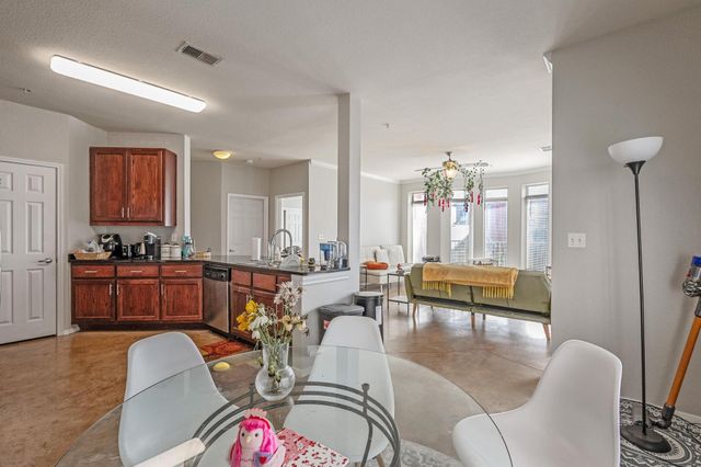 910 W 25th ST 406, Austin, TX 78705