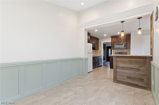 325 E 326th Street, Willowick, OH 44095