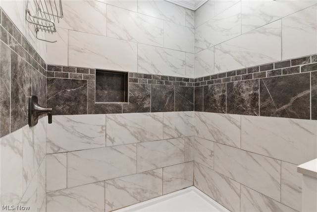 325 E 326th Street, Willowick, OH 44095