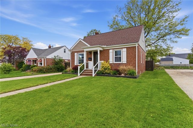 325 E 326th Street, Willowick, OH 44095