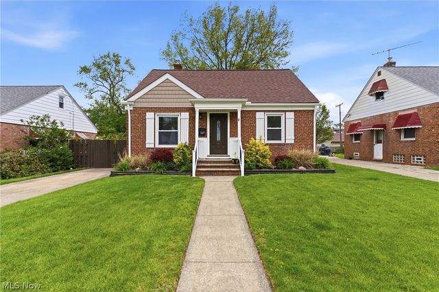325 E 326th Street, Willowick, OH 44095
