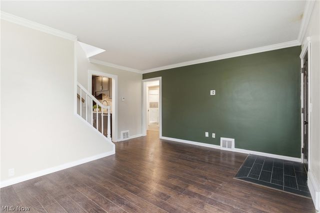 325 E 326th Street, Willowick, OH 44095