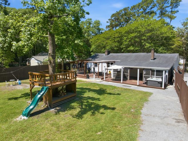 1215 Wimbee Drive, Charleston, SC 29407