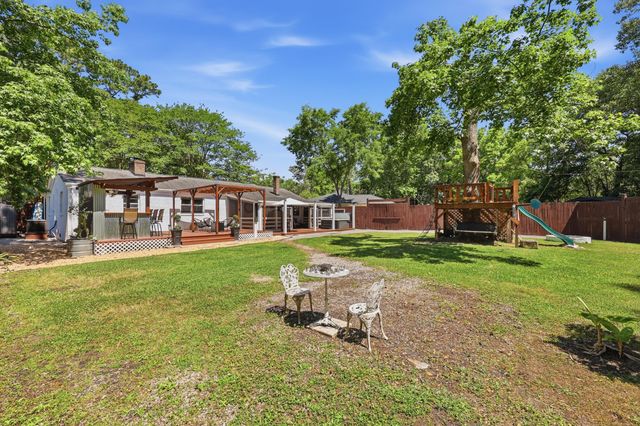1215 Wimbee Drive, Charleston, SC 29407