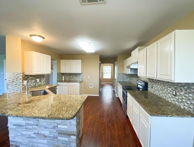 402 Blackman TRL, Hutto, TX 78634