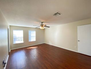 402 Blackman TRL, Hutto, TX 78634