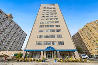 12520 Edgewater Drive 608, Lakewood, OH 44107