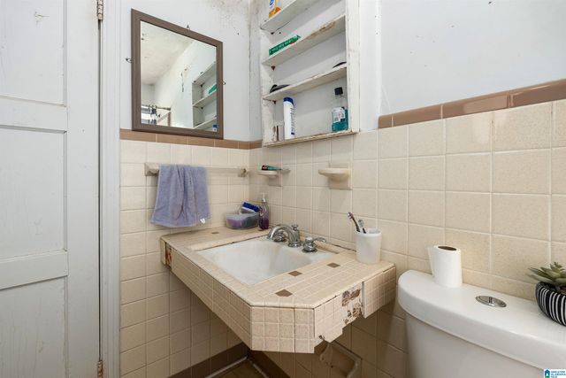 525 WOODWARD ROAD, Midfield, AL 35228