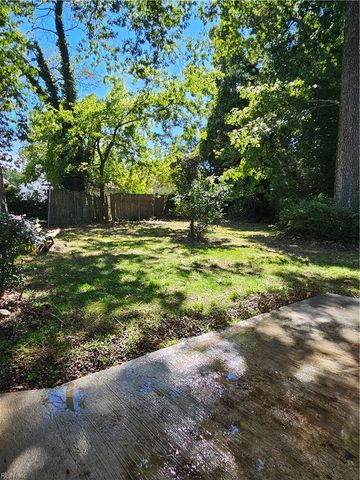 330 Shawen DR, Hampton, VA 23669