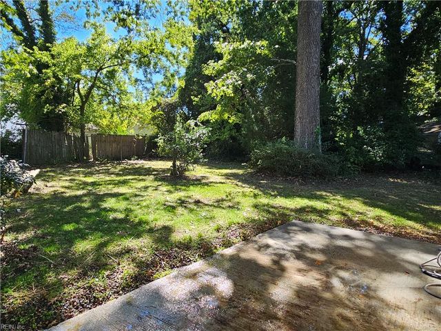 330 Shawen DR, Hampton, VA 23669