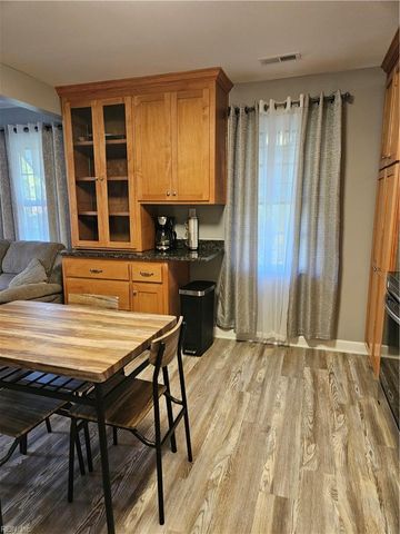 330 Shawen DR, Hampton, VA 23669