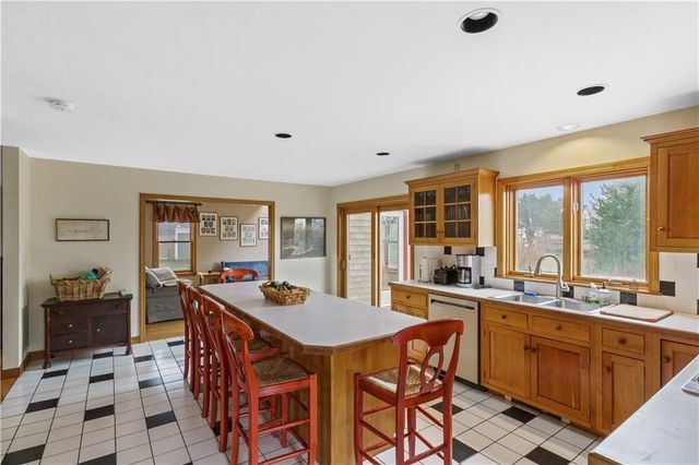 2 Easton Terrace, Middletown, RI 02842