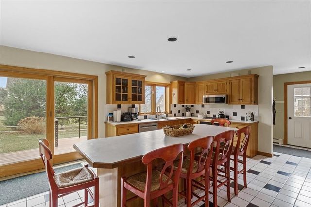 2 Easton Terrace, Middletown, RI 02842