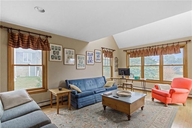 2 Easton Terrace, Middletown, RI 02842