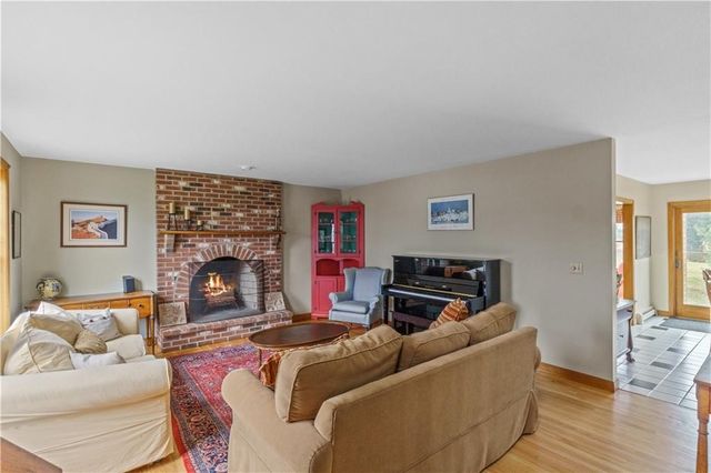 2 Easton Terrace, Middletown, RI 02842